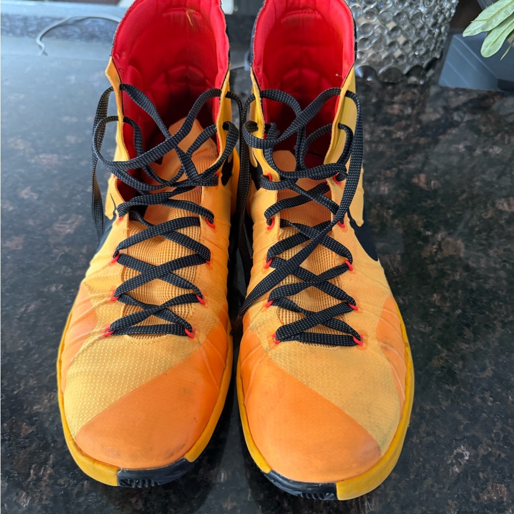 Nike Hyperdunk 2015 "Bruce Lee" colorway, sz 13.5 basketball shoes